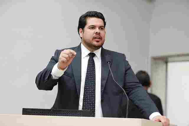 Deputado Jean Oliveira parabeniza aniversário de 36 anos do Estado