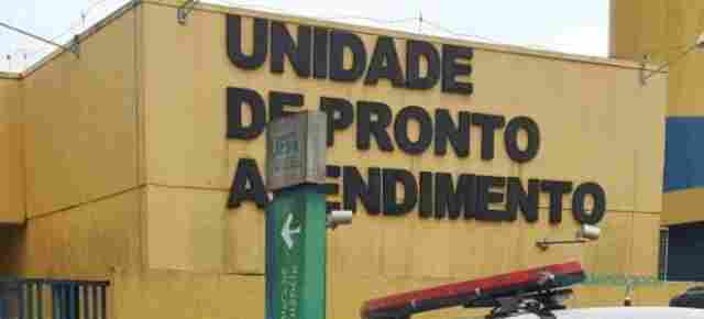 Mulher é levada para UPA após ser agredida pelo esposo a socos e pontapés, em Porto Velho