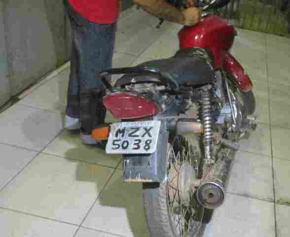 Menor é detido com moto roubada na Capital