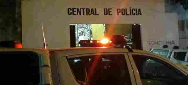 Homem ameaça matar enteada de 17 anos grávida e é preso pela PM