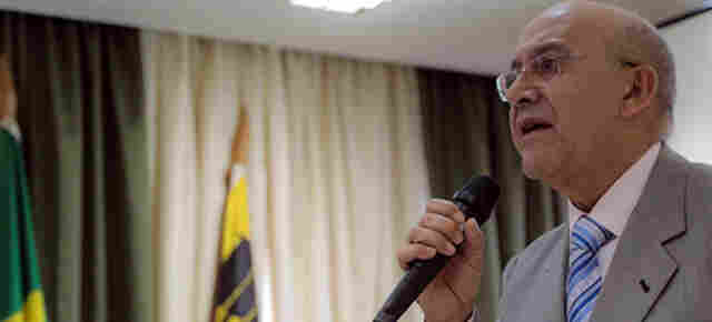 Confúcio diz que renuncia em 5 de abril, mas só sai se Daniel assumir compromissos