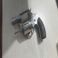 Polícia recaptura foragido, apreende 2 por porte ilegal de arma e prende mais um por tráfico de drogas