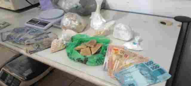 Após denúncias, Denarc fecha boca de fumo e prende jovem no Beco Gravatal