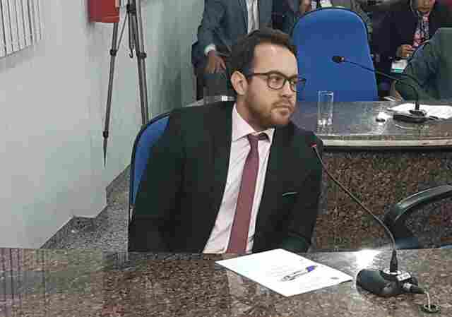 Márcio Oliveira cobra manutenção e limpeza dos ônibus das linhas do transporte público