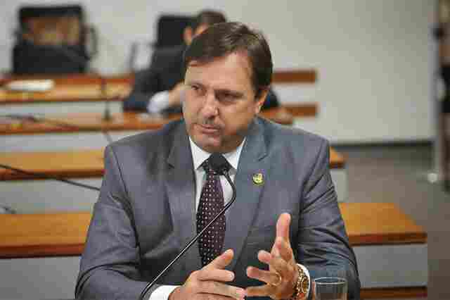 Acir acredita na fidelidade de Daniel Pereira, negocia vice e oferece vaga ao Senado para Confúcio