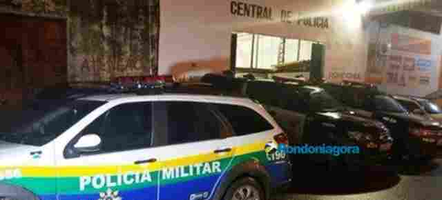 Menor foge após quase colidir moto em viatura da PM, mas acaba apreendido