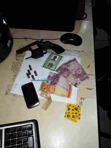 Adolescente e amigo são flagrados com revólver, moto roubada e confessam que iriam praticar assaltos