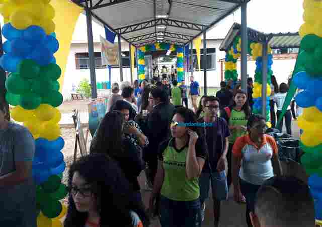 Começa ano letivo da rede estadual com reinauguração da Escola Brasília em Porto Velho