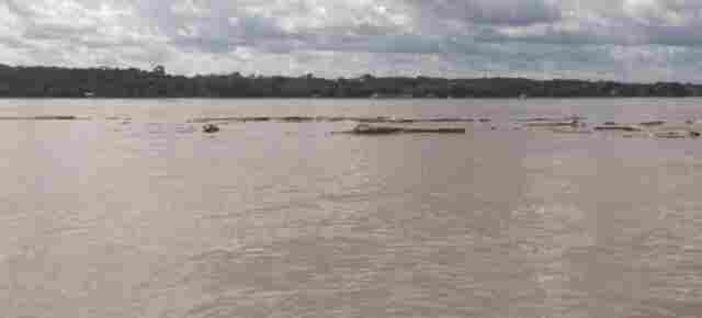 Mulher é contratada para programa sexual, cai no Rio Madeira e está desaparecida; homem é preso