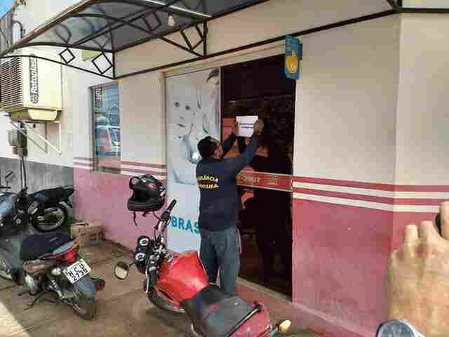 Ação conjunta detecta irregularidades em serviços de saúde e interdita farmácia em Costa Marques