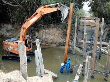 Secretaria de Obras de Ji-Paraná já recuperou 25 pontes neste ano