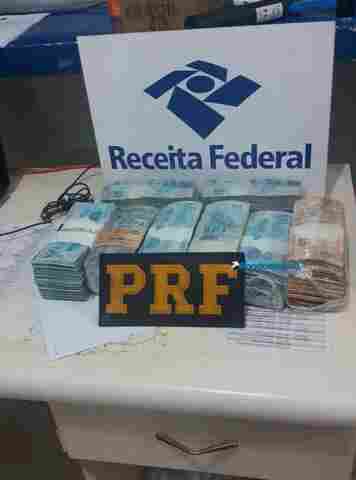 PRF apreende R$ 450 mil com caminhoneiro que alega desconhecer origem do dinheiro