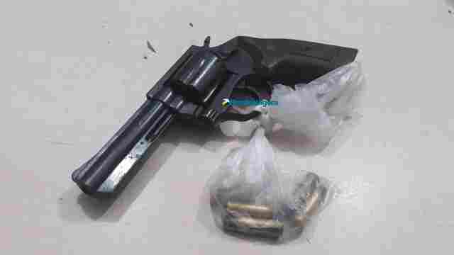 Polícia prende homem com revólver na Zona Rural de Candeias do Jamari