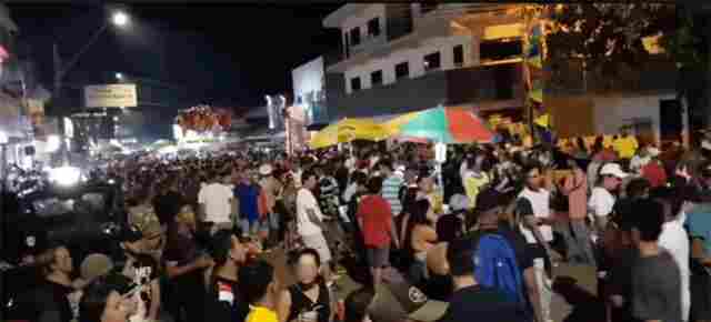 Após desfile de bloco, vândalos destroem e saqueiam lojas na Zona Sul