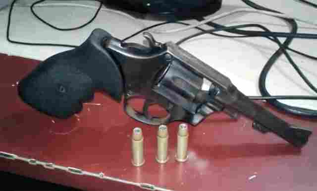 Integrante do Comando Vermelho é preso com revólver na Zona Leste