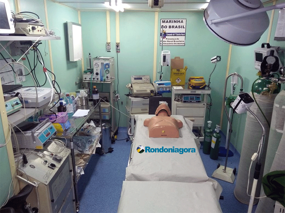 Navio hospital da Marinha realiza atendimentos a ribeirinhos em Rondônia