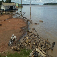 Rio Madeira atinge o nível de rua no Cai N’água