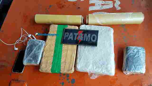 Pai e filho são presos com três quilos de maconha em barco no Cai N’Água