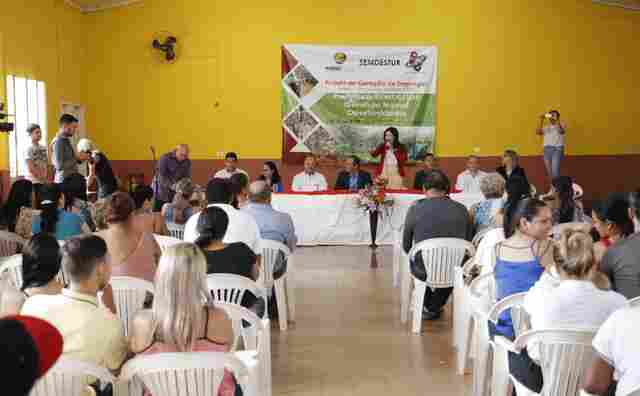 Projeto da prefeitura capacita e planeja polos de confecções