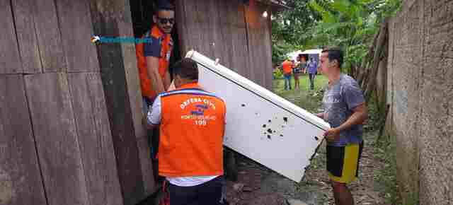 Com medo de ficar isolada pela cheia do Madeira, família pede ajuda para sair de casa