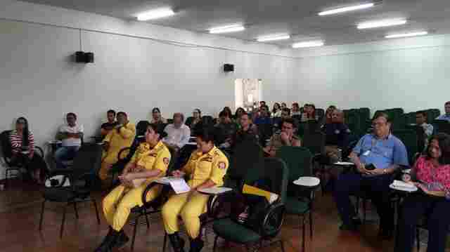 Prefeitura e parceiros se unem para discutir projetos de educação ambiental
