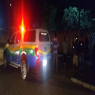 Bando invade restaurante e mata um, fere mulher grávida e outros dois