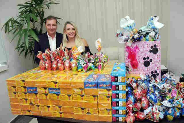 Primeira dama Ieda Chaves arrecada chocolates para instituições carentes