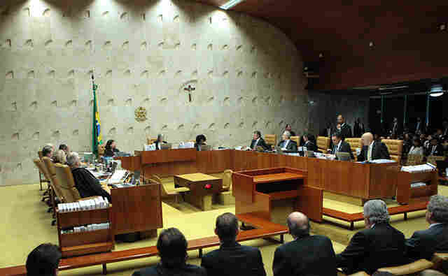 Confira a sessão do STF que julga o habeas corpus de Lula