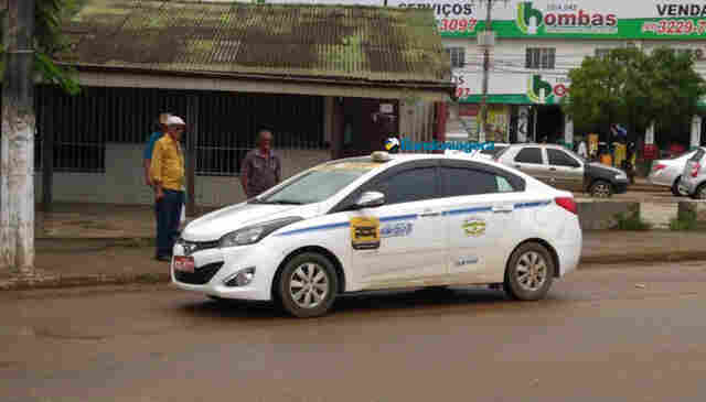 Secretário reafirma vedação ao táxi compartilhado, mas confirma instalação de paradas