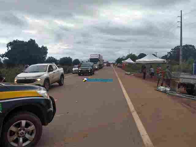 Após mais de seis horas fechada, BR-364 é liberada por grevistas em Porto Velho e Vilhena
