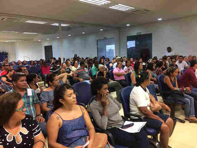 Trabalhadores em educação decidem manter a greve no Município