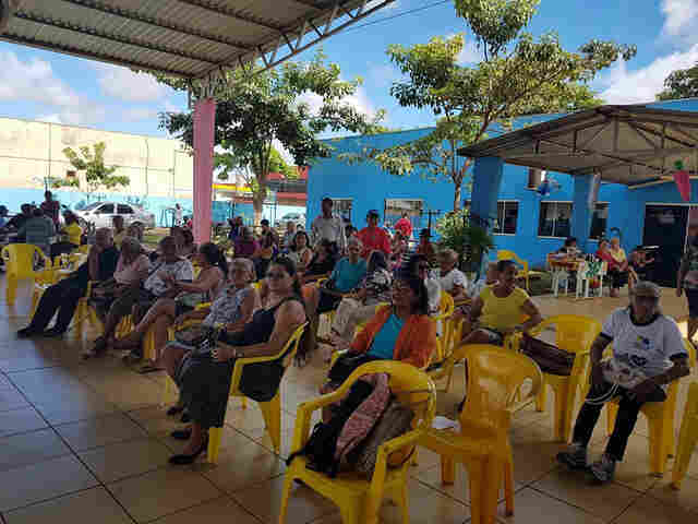 Idosos comemoram a Páscoa em evento realizado pela Semes