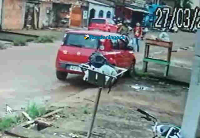 Vídeo: Após sacar R$ 1,2 mil em banco, jovem é roubado por criminosos