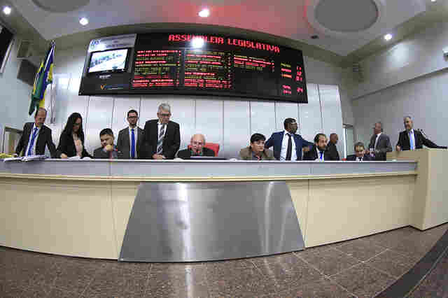 Assembleia declara vago cargo de governador e convoca Daniel Pereira para posse na sexta-feira