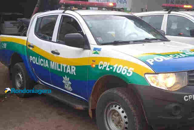 Mulher é presa após tentar matar filha de 10 anos com golpes de facão