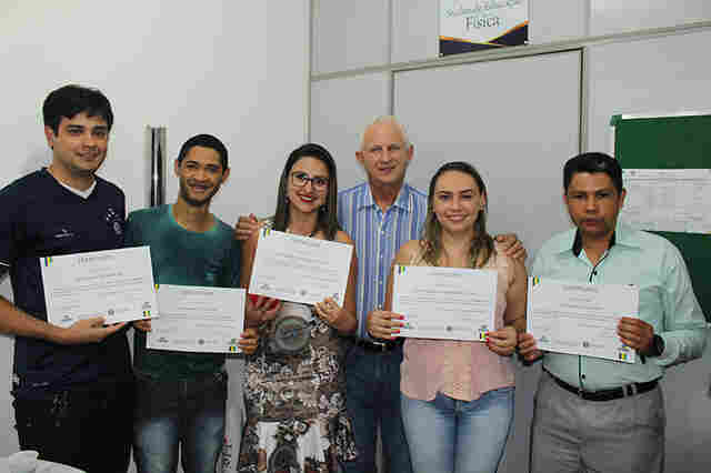 Airton Gurgacz participa de entrega de certificados