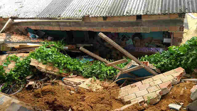 Residência é interditada parcialmente após desabamento durante a madrugada