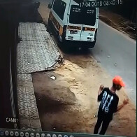 Vídeo mostra PM tentando render bandido instantes antes de ser atingido por 9 tiros