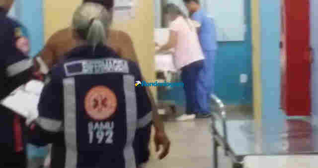 Criminosos esfaqueiam homem em frente de casa na Zona Leste