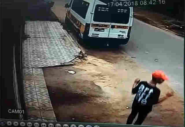 Vídeo mostra PM tentando render bandido instantes antes de ser atingido por 9 tiros