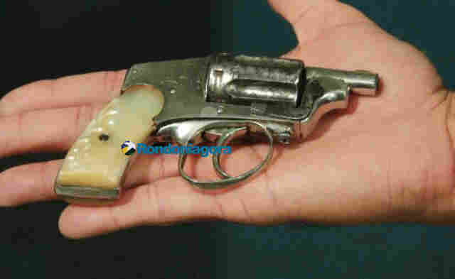 Foragido é recapturado e adolescente apreendido com arma no Centro da capital