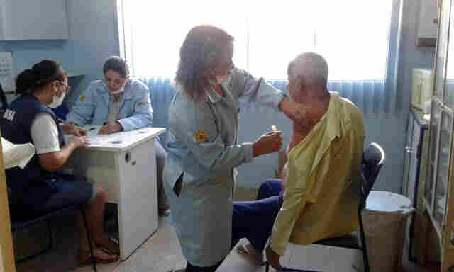 Vacinação contra gripe começa nesta segunda; meta é imunizar 112 mil pessoas na capital