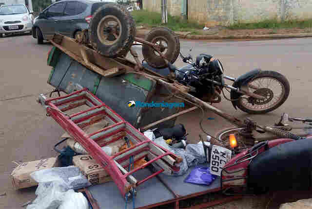 Colisão entre motos deixa três vítimas com escoriações