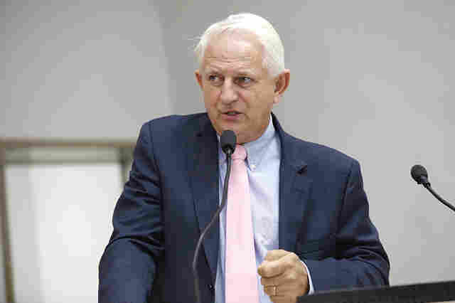 Airton Gurgacz agradece a Escola do Legislativo pela realização de curso