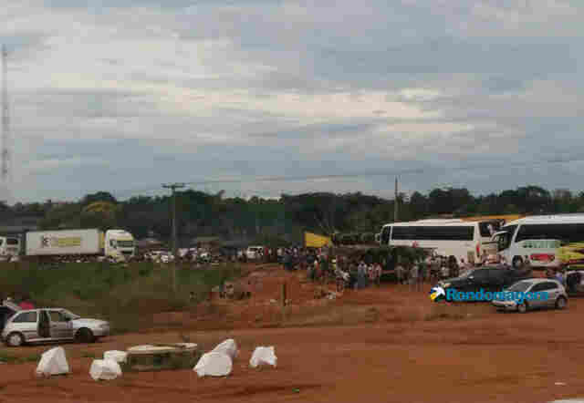 Eletrobras Rondônia diz que não é responsável pela região de comunidade que bloqueia BR-364