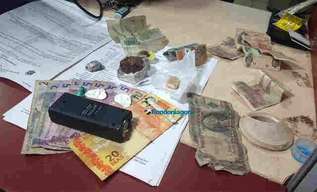 Quatro são presos após roubo de celular de estudante e moto furtada é recuperada