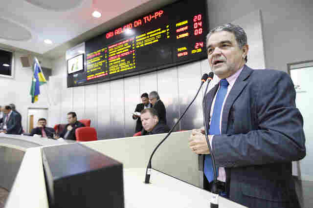 Deputado Aélcio da TV ressalta ingratidão da Prefeitura