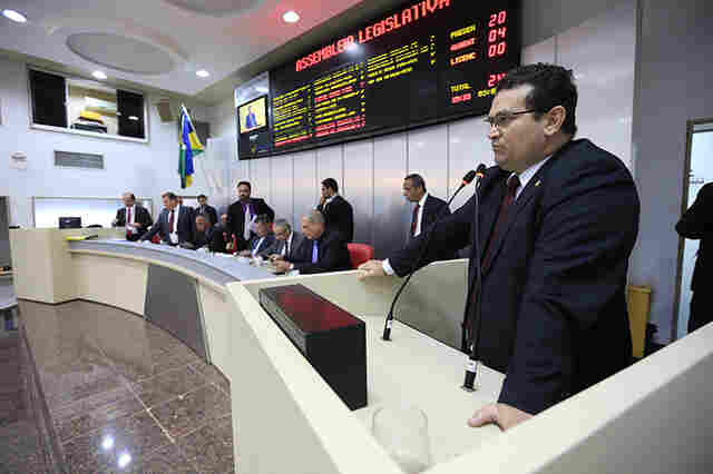 Ezequiel Júnior repudia atentado contra radialista de Jaru e fala sobre barracão da feira de Theobroma