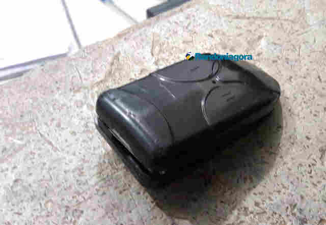 Homem tenta furtar caminhonete usando chapolim e é espancado por populares