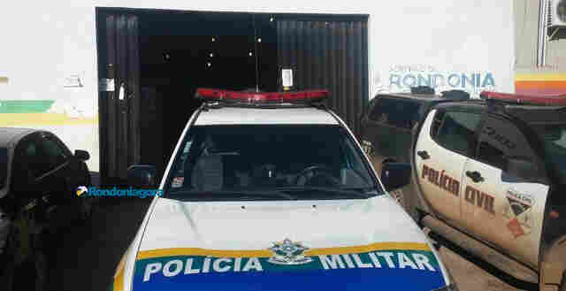 Homem tenta furtar loja usando pé de cabra e acaba preso na capital